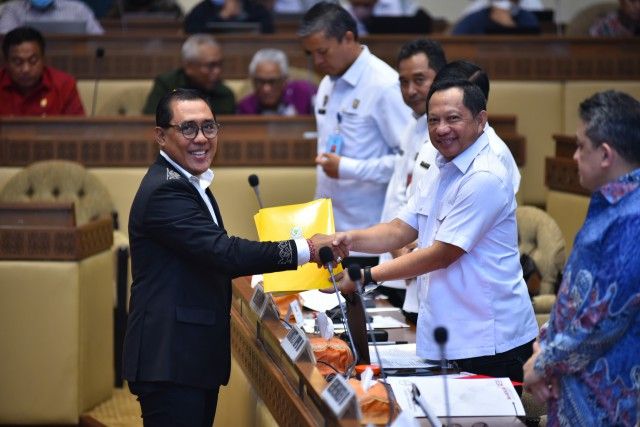 podiumnews.com-RUU Provinsi Bali Segara Disahkan di Rapat Paripurna 